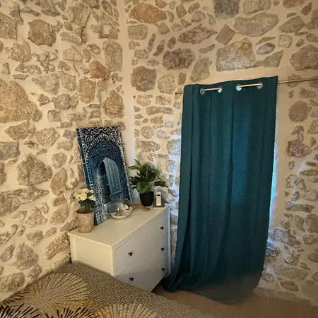 Lovely Old Town Flat - Les Remparts Apartment *